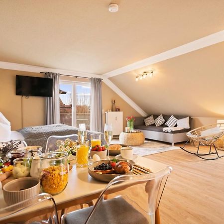 Ferien-Apartment Seewiesen Mit Privatstrand Friedrichshafen Dış mekan fotoğraf